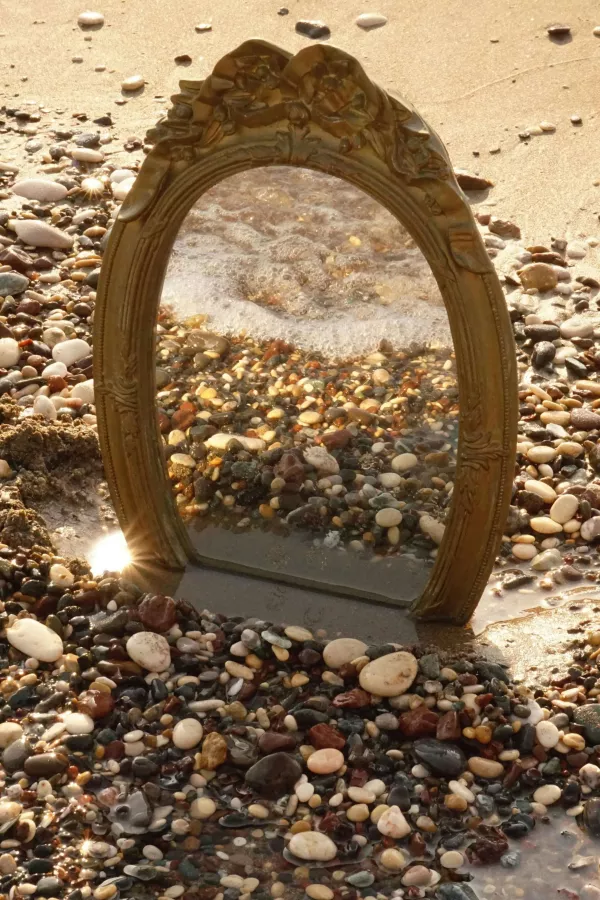 Miroir, miroir, dis-moi qui est la plus belle, le plus beau ?